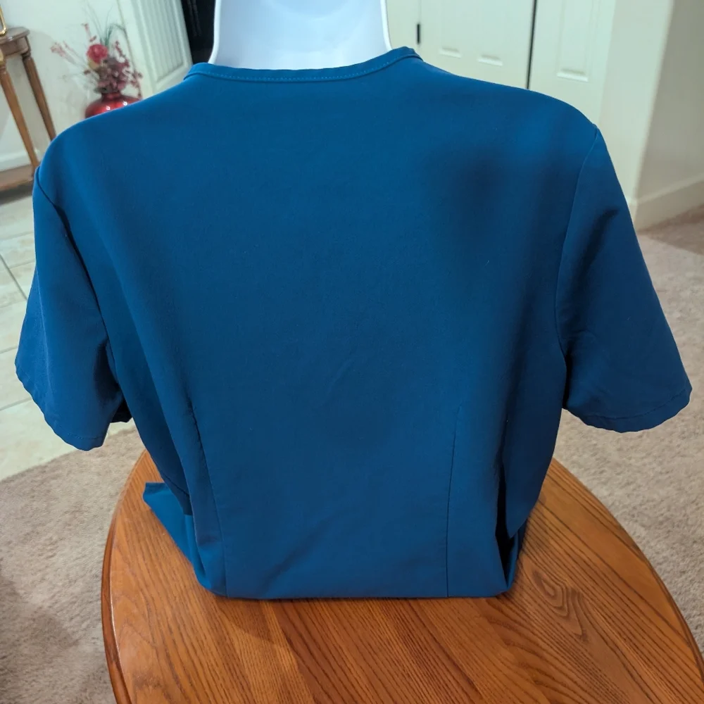 FIGS Blue Scrubs Set - Size M - Picture 4 of 10